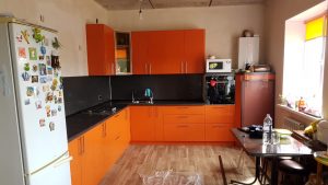 кухня оранжевая