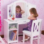 детский туалетный столик с зеркалом