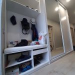 шкаф купе в прихожей с зеркалом