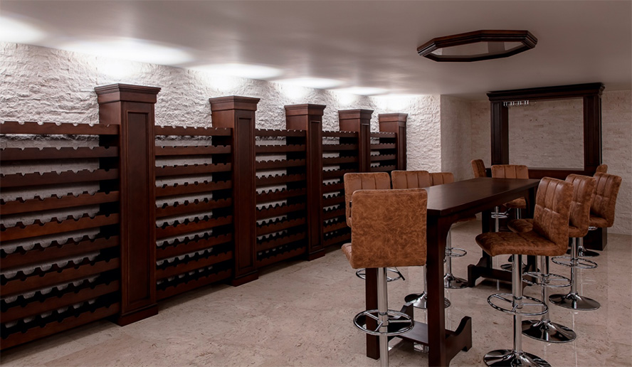 Шкафы и стеллажи для вина (бутылок) из массива дерева