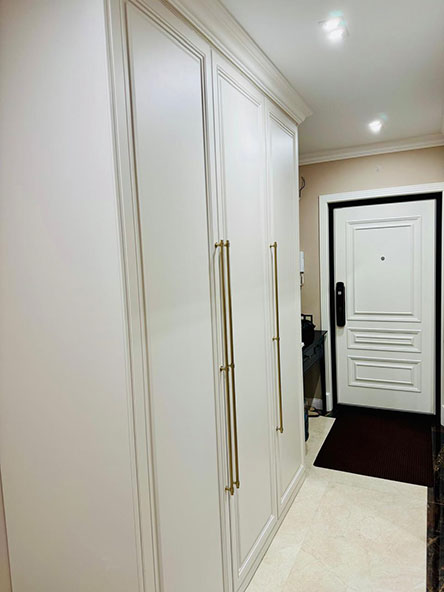 Шкафы в классическом стиле из массива дерева и МДФ