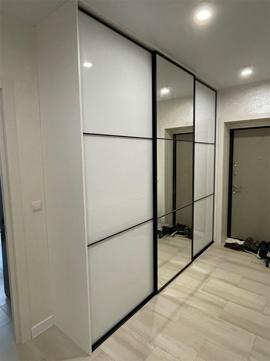 Шкаф белый в прихожую