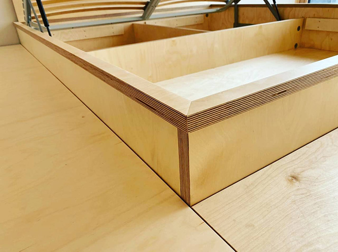 Мебель для спальни и кровать из фанеры