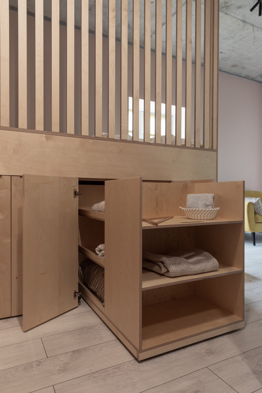 Мебель для спальни и кровать из фанеры