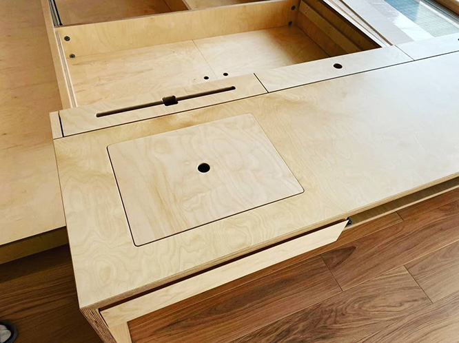 Мебель для спальни и кровать из фанеры