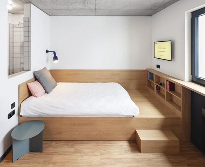 Мебель для спальни и кровать из фанеры