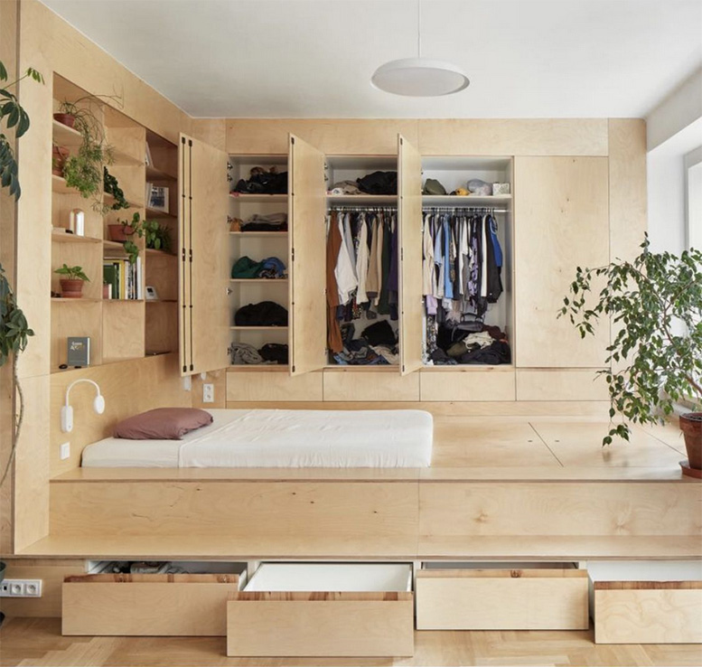кровать подиум и шкафы