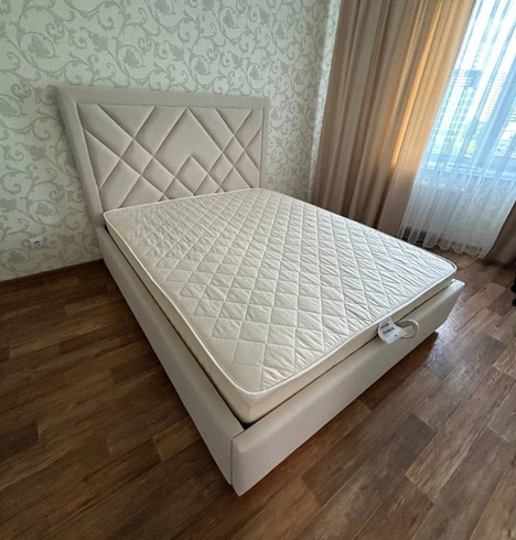 Кровать на заказ с мягким изголовьем от производителя