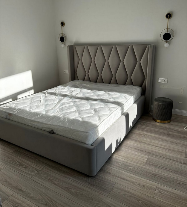 Кровать на заказ с мягким изголовьем от производителя