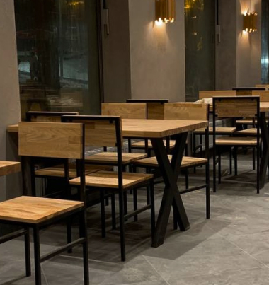 Мебель для кафе, магазина из массива дерева и мебельной фанеры