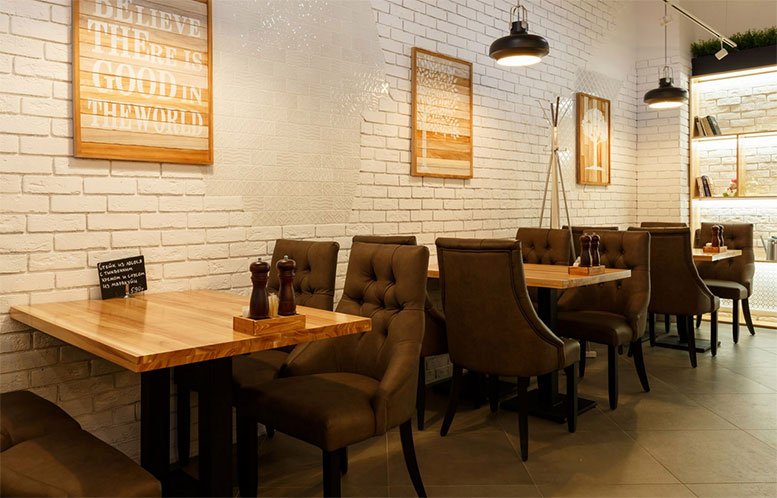 Мебель для кафе, магазина из массива дерева и мебельной фанеры